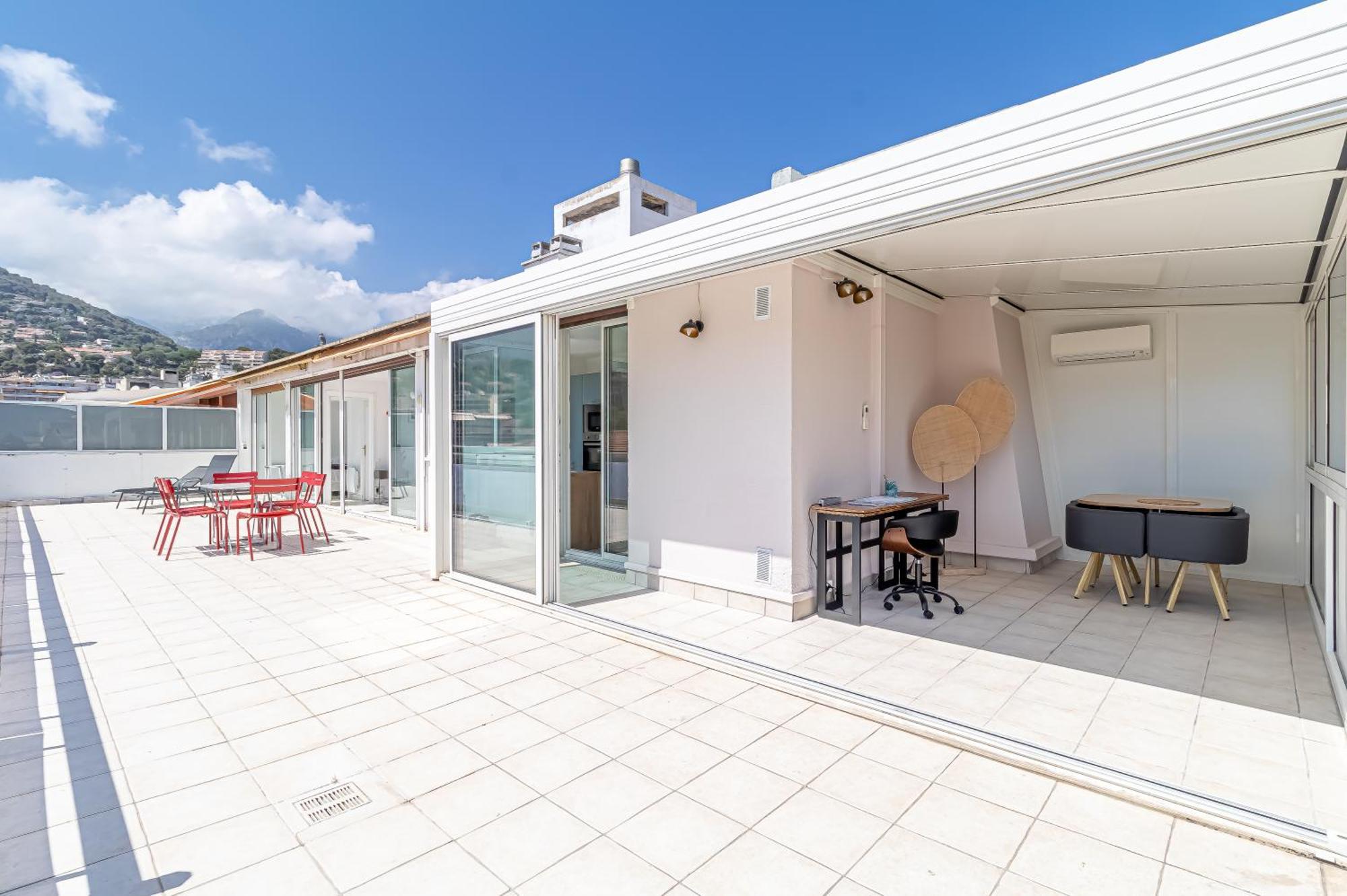 Superb Rooftop Parking * Roquebrune-Cap-Martin